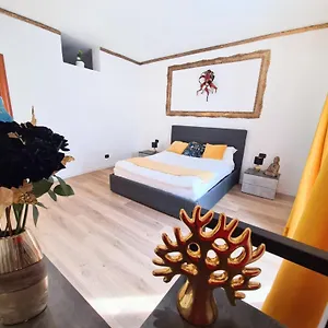 Luxury Flat In Center By The Sea Apartament
